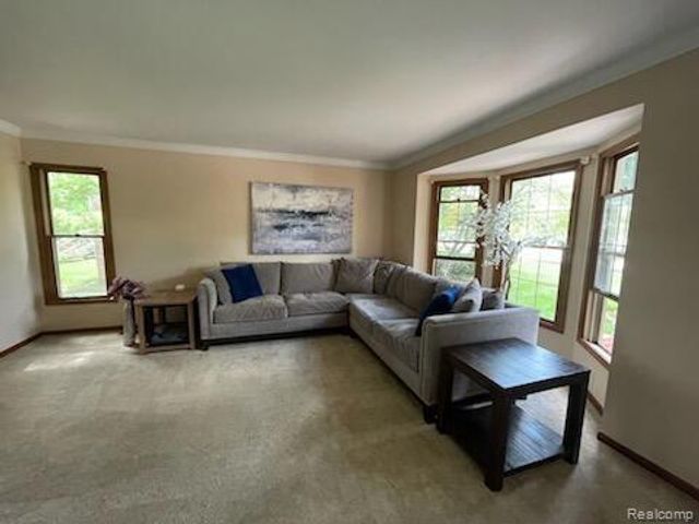 19036 Glengarry Drive, Livonia, MI 48152
