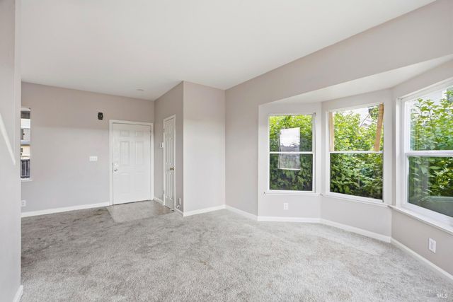 46 Peach Ct, Santa Rosa, CA 95407