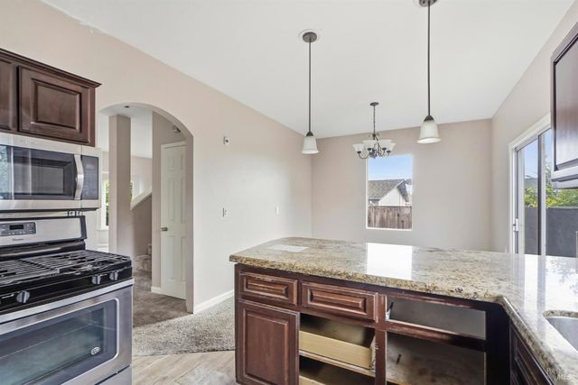 46 Peach Ct, Santa Rosa, CA 95407