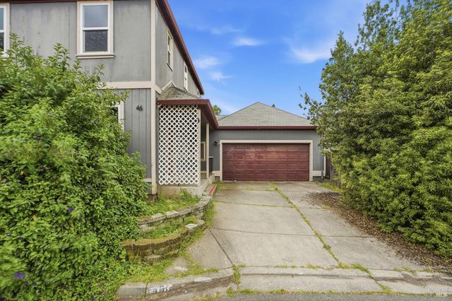 46 Peach Ct, Santa Rosa, CA 95407