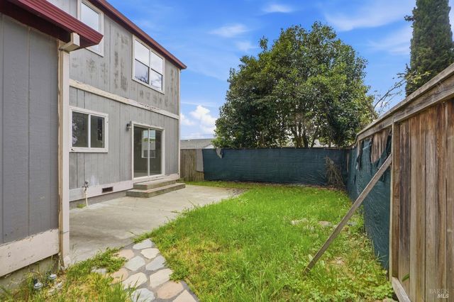 46 Peach Ct, Santa Rosa, CA 95407