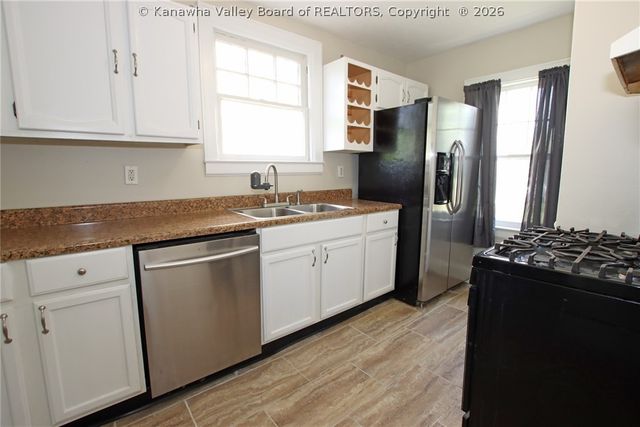 511 54th Street Se, Charleston, WV 25304