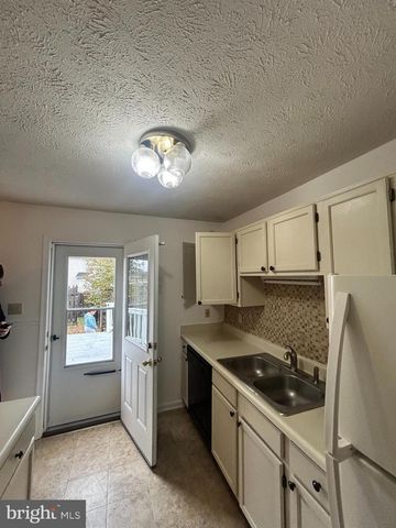 109 STRATFORD DR, Winchester, VA 22601