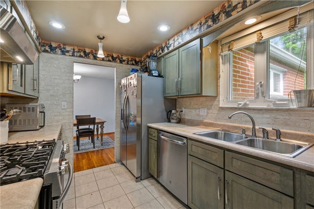 420 MacBeth Dr, Penn Hills, PA 15235
