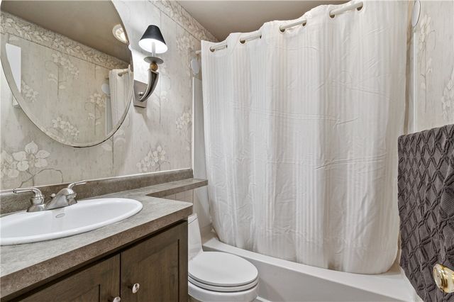 420 MacBeth Dr, Penn Hills, PA 15235