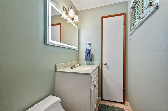 420 MacBeth Dr, Penn Hills, PA 15235