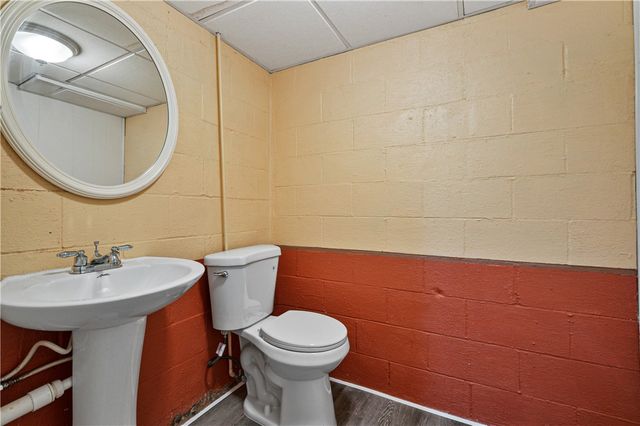 420 MacBeth Dr, Penn Hills, PA 15235