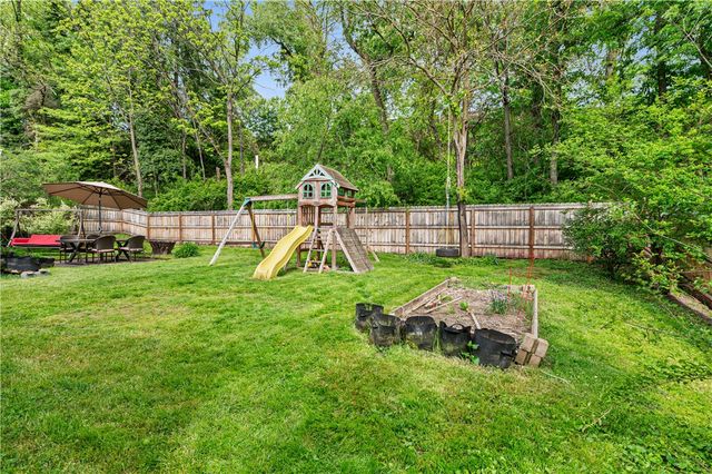 420 MacBeth Dr, Penn Hills, PA 15235