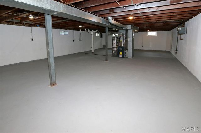 1100 Ozment Drive, Florissant, MO 63033