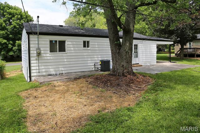 1100 Ozment Drive, Florissant, MO 63033