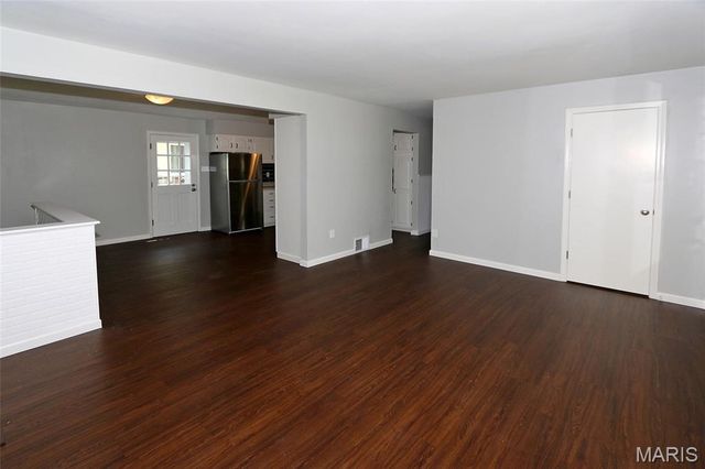 1100 Ozment Drive, Florissant, MO 63033