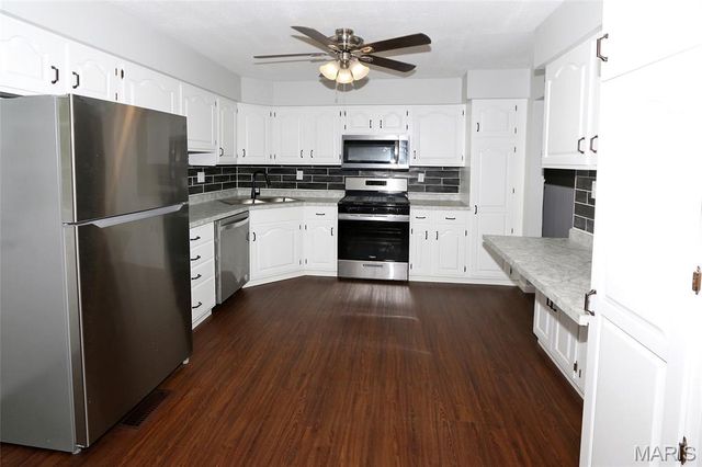 1100 Ozment Drive, Florissant, MO 63033