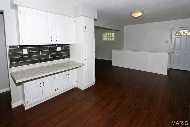 1100 Ozment Drive, Florissant, MO 63033