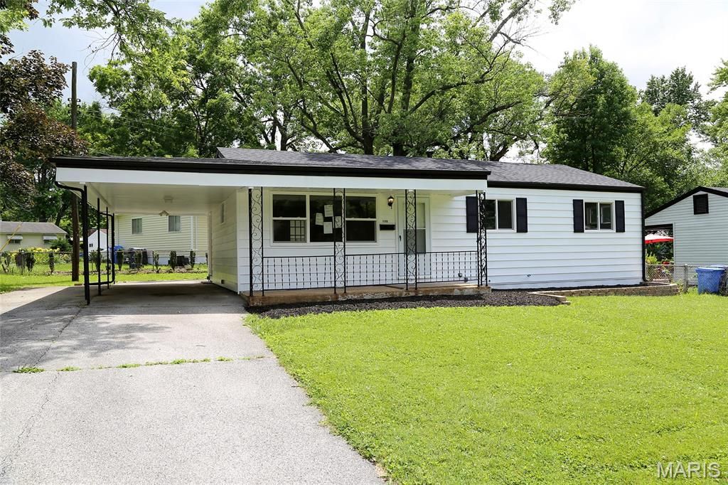 1100 Ozment Drive, Florissant, MO 63033