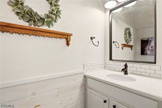 8234 Pacific Beach DR, Fort Myers, FL 33966