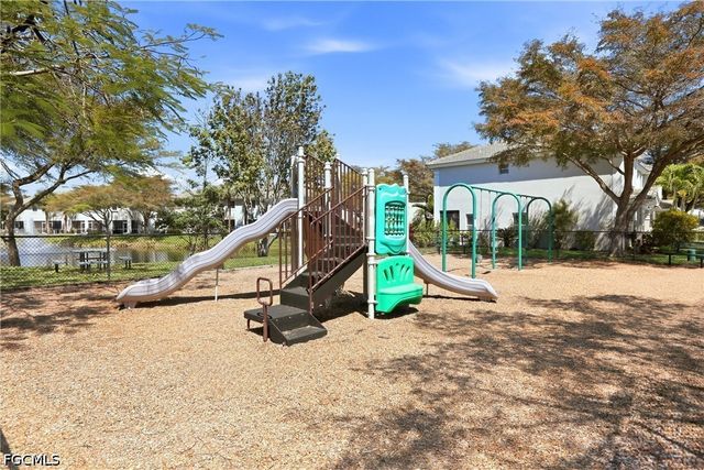 8234 Pacific Beach DR, Fort Myers, FL 33966