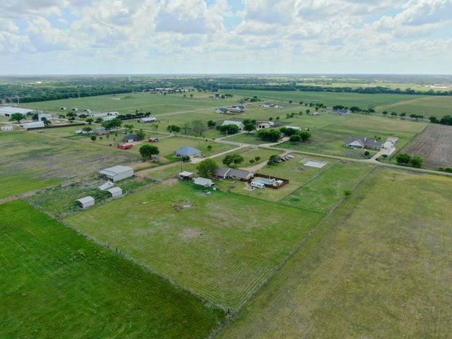 430 Carter Road, Italy, TX 76651