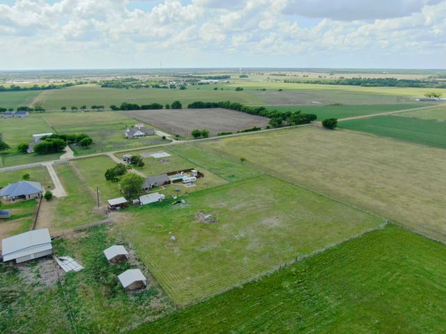 430 Carter Road, Italy, TX 76651