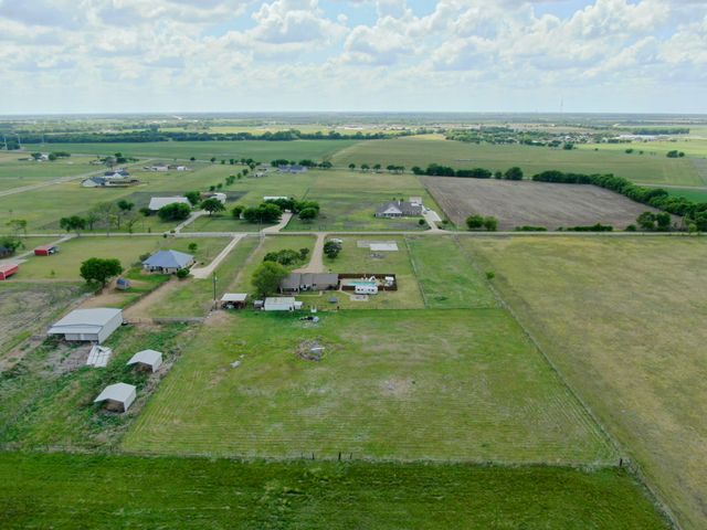 430 Carter Road, Italy, TX 76651