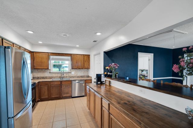 430 Carter Road, Italy, TX 76651