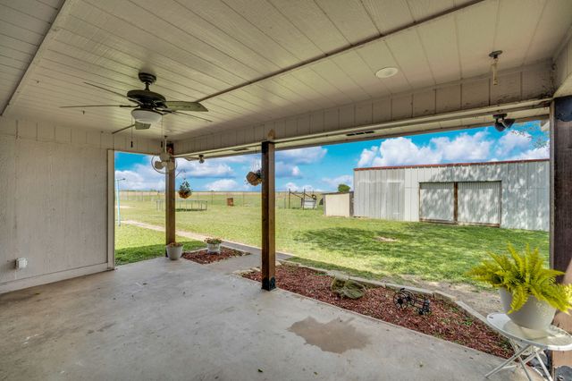 430 Carter Road, Italy, TX 76651