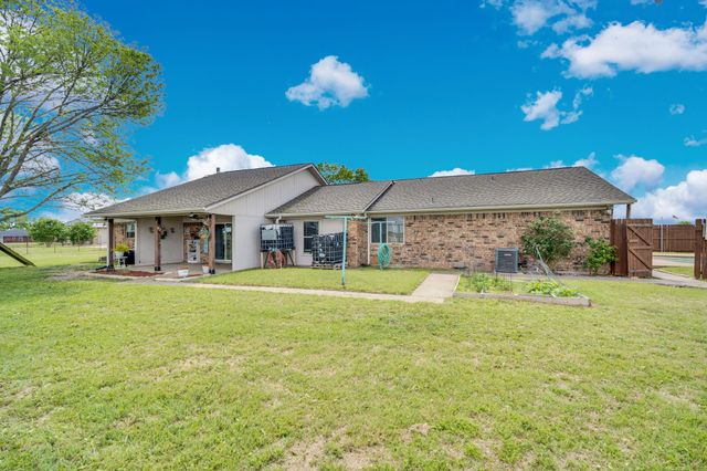 430 Carter Road, Italy, TX 76651