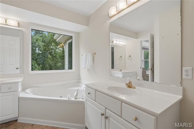 708 Arbor Crest Way, Ballwin, MO 63021