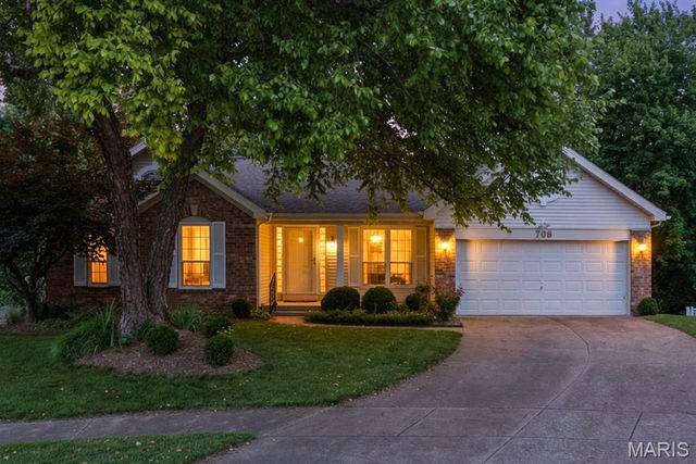 708 Arbor Crest Way, Ballwin, MO 63021