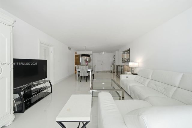 9801 Collins Ave 10V, Bal Harbour, FL 33154