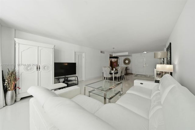 9801 Collins Ave 10V, Bal Harbour, FL 33154