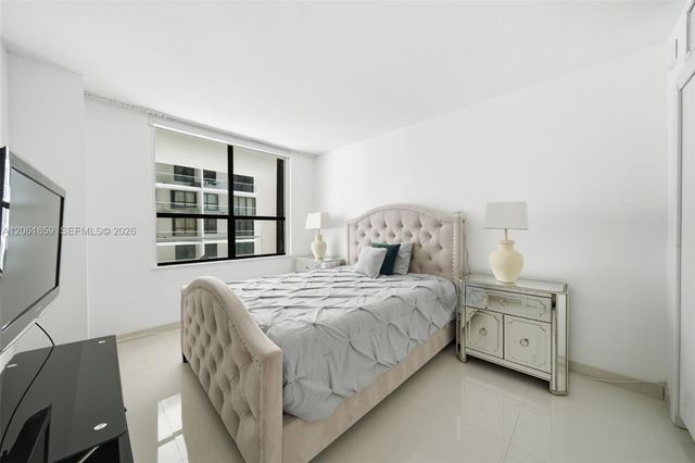 9801 Collins Ave 10V, Bal Harbour, FL 33154