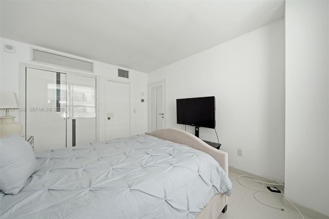 9801 Collins Ave 10V, Bal Harbour, FL 33154