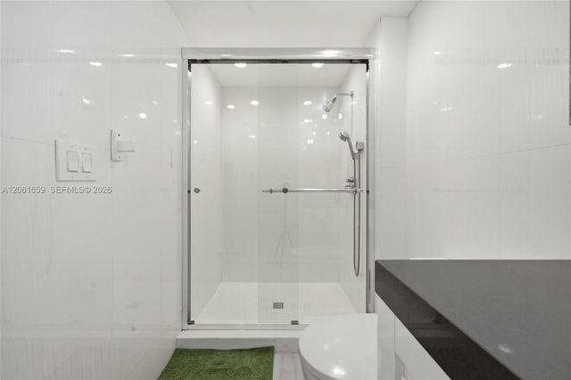 9801 Collins Ave 10V, Bal Harbour, FL 33154