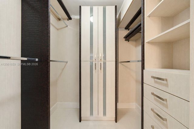 9801 Collins Ave 10V, Bal Harbour, FL 33154