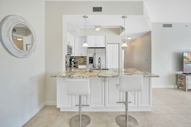 1931 NE 2nd Street 302, Deerfield Beach, FL 33441