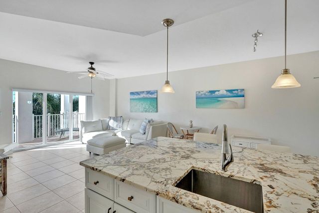 1931 NE 2nd Street 302, Deerfield Beach, FL 33441