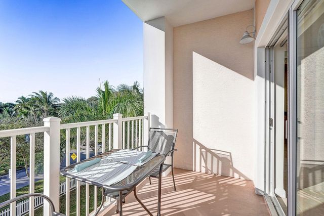 1931 NE 2nd Street 302, Deerfield Beach, FL 33441