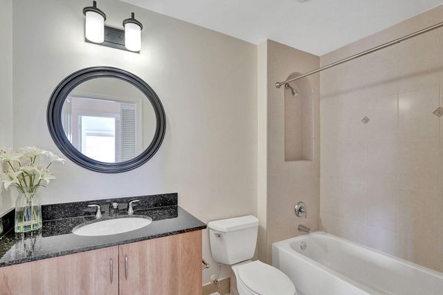 1931 NE 2nd Street 302, Deerfield Beach, FL 33441