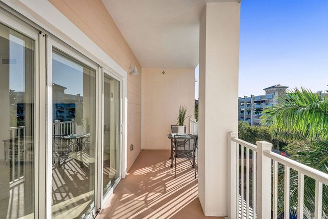 1931 NE 2nd Street 302, Deerfield Beach, FL 33441