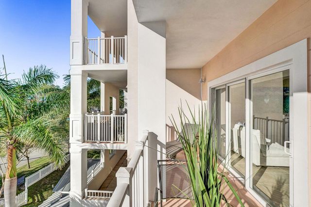 1931 NE 2nd Street 302, Deerfield Beach, FL 33441