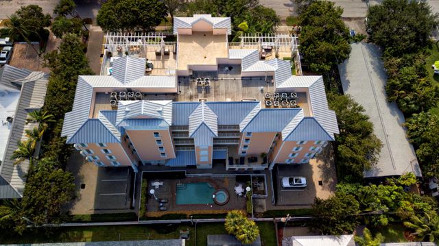 1931 NE 2nd Street 302, Deerfield Beach, FL 33441