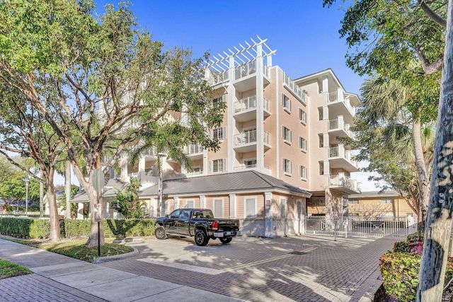 1931 NE 2nd Street 302, Deerfield Beach, FL 33441