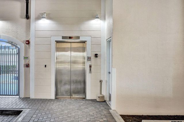 1931 NE 2nd Street 302, Deerfield Beach, FL 33441