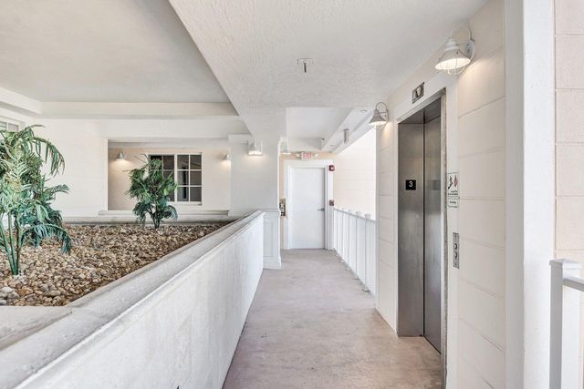 1931 NE 2nd Street 302, Deerfield Beach, FL 33441