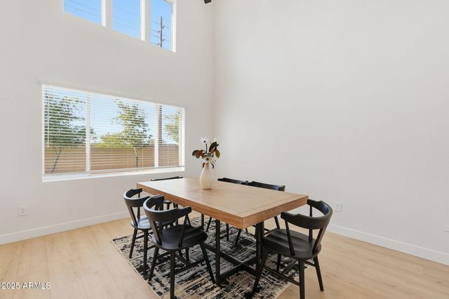 1910 S PORTLAND Avenue, Gilbert, AZ 85295