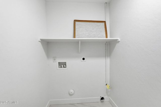 1910 S PORTLAND Avenue, Gilbert, AZ 85295