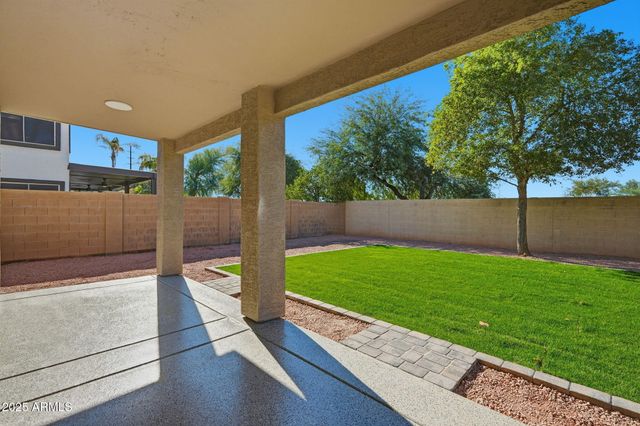 1910 S PORTLAND Avenue, Gilbert, AZ 85295