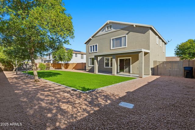 1910 S PORTLAND Avenue, Gilbert, AZ 85295