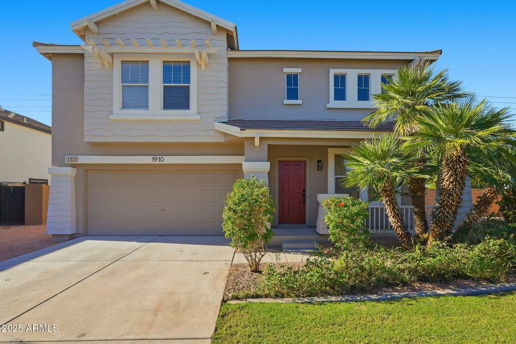 1910 S PORTLAND Avenue, Gilbert, AZ 85295