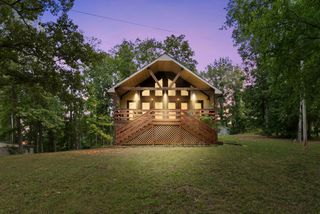 178 Cottage Cir, Linden, TN 37096